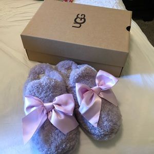 Brand new Women’s Ugg Addison slippers. Size 7